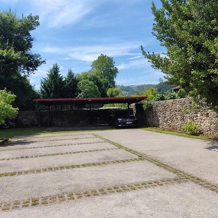 Posada Real La Montanesa Corrales De Buelna Екстериор снимка